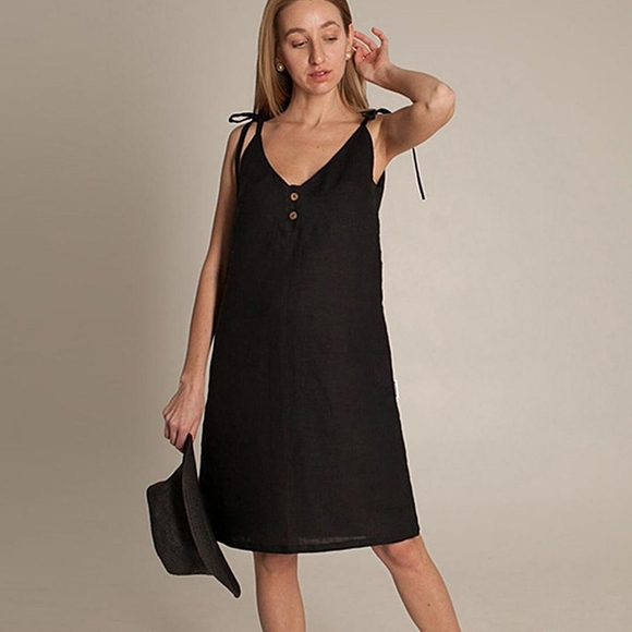 a.n.a Dresses & Skirts - a.n.a A New Approach Black Shift Dress L Tank Tie Straps Faux Button Accent Summ